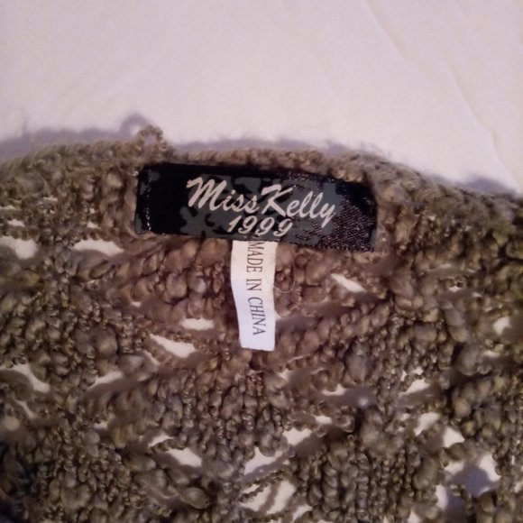 Miss Kelly 1999 gray shawl - Picture 5 of 12